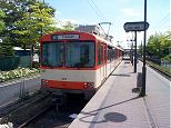 U2e-Wagenzug mit Wagen 376 auf Linie U7 an der Endstation Hausen Richtung Enkheim am 02.06.2000